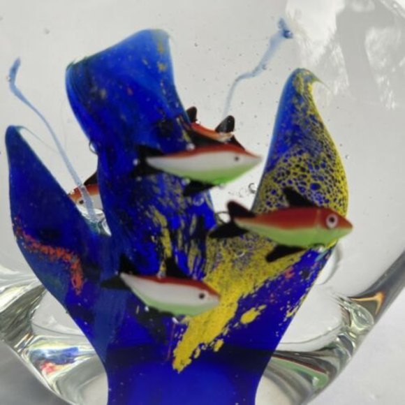 Vintage Murano Style Glass Shell Aquarium Paperweight with Fish 5” 3 Lbs - Picture 3 of 8
